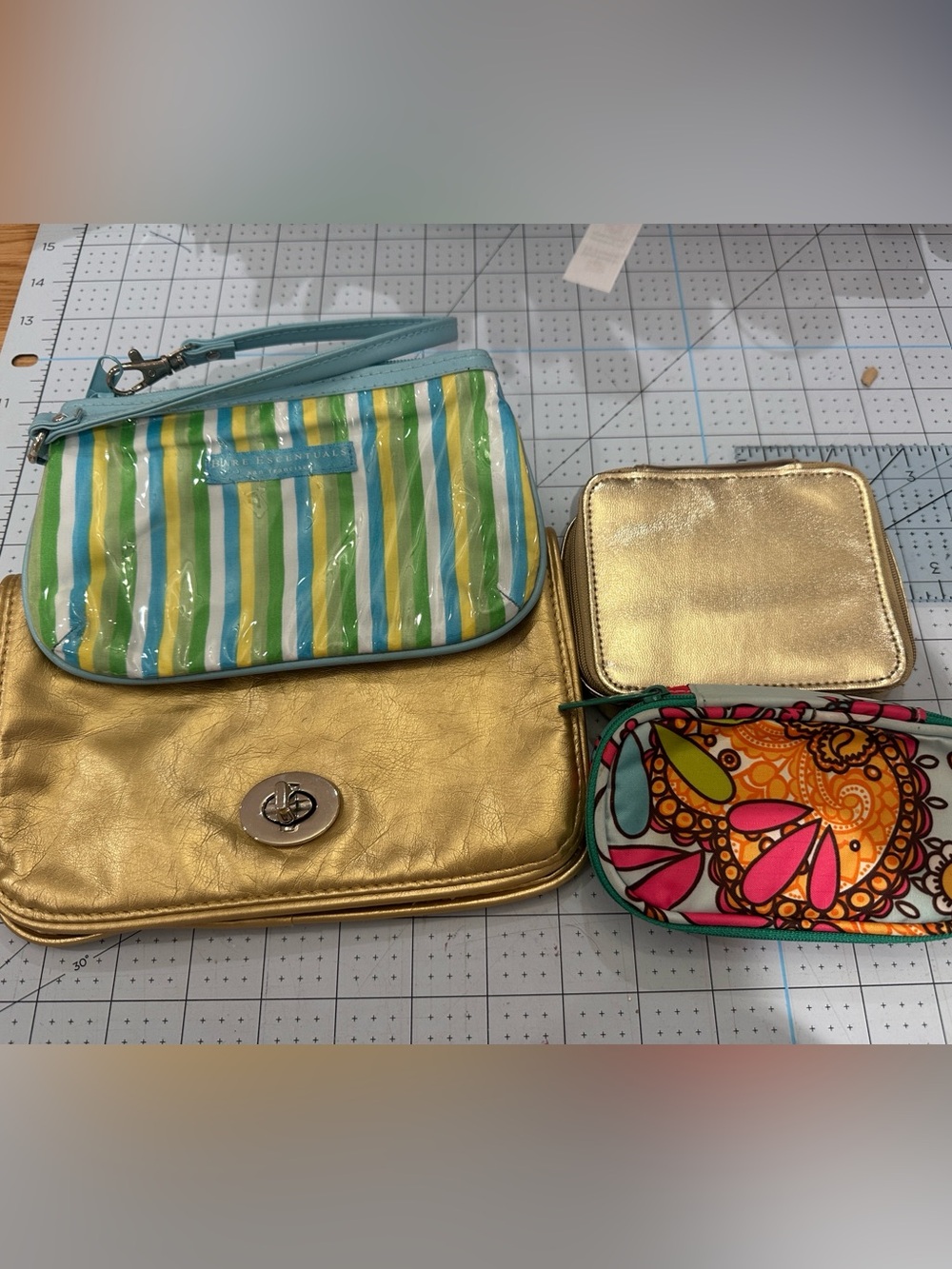 Bare Escentuals Lot of 4 Cosmetic bags. Bare Minerals
